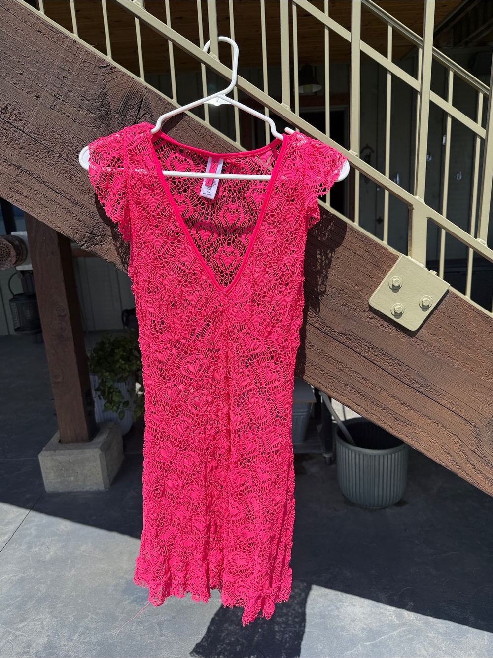Betsy Johnson size SM Bright Pink Lace V-Neck Women's Coverup